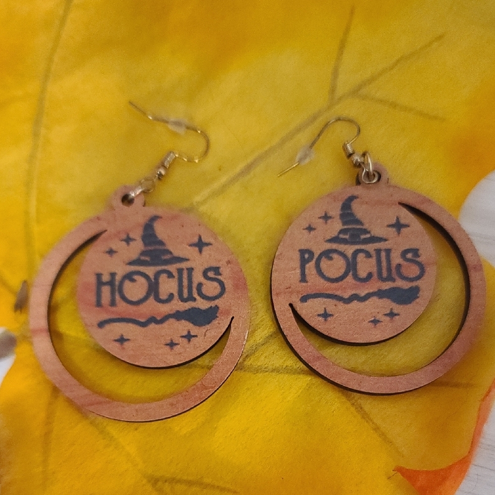 Hocus Pocus Enchanting Laser Cut Wooden Orange Moon Dangle Earrings NWT - Picture 4 of 5